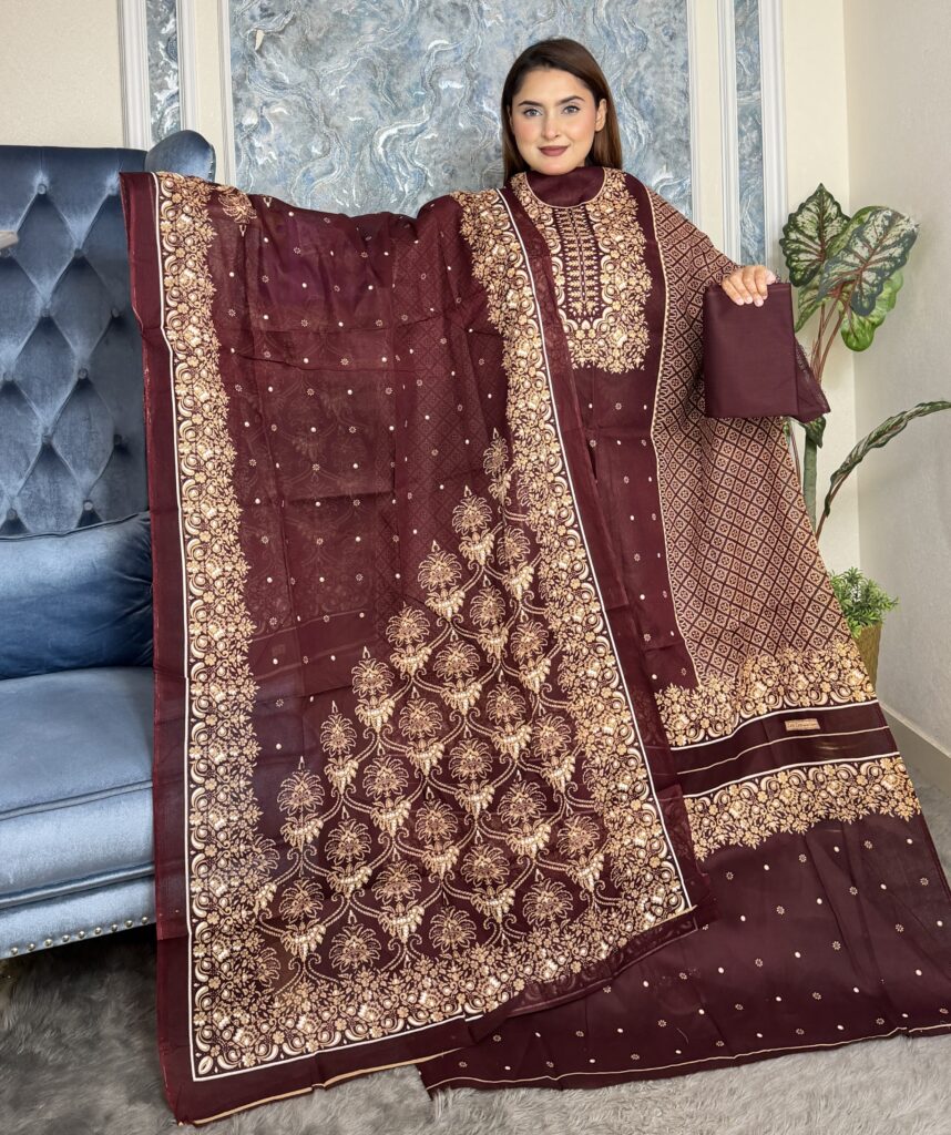 ​Three-piece suit clothing